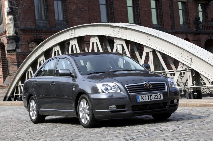  Toyota Avensis 2003 года  (фото 27 из 114)